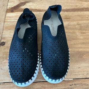 IIseJacobsen black flats.